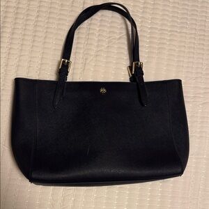 Elegant Tory Burch Navy Purse